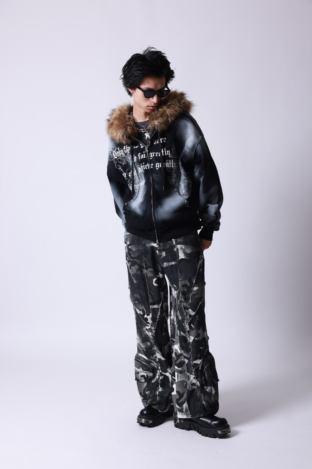 【P.N UNDERGROUND】ファー脱着スプレーZIPパーカー (735425)
