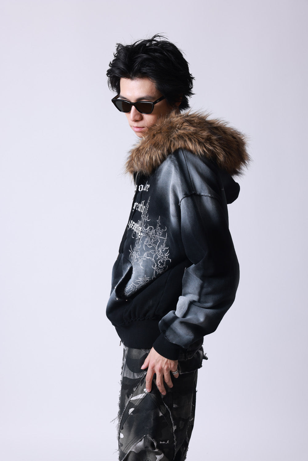 【P.N UNDERGROUND】ファー脱着スプレーZIPパーカー (735425)