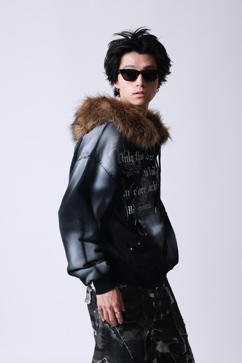 【P.N UNDERGROUND】ファー脱着スプレーZIPパーカー (735425)