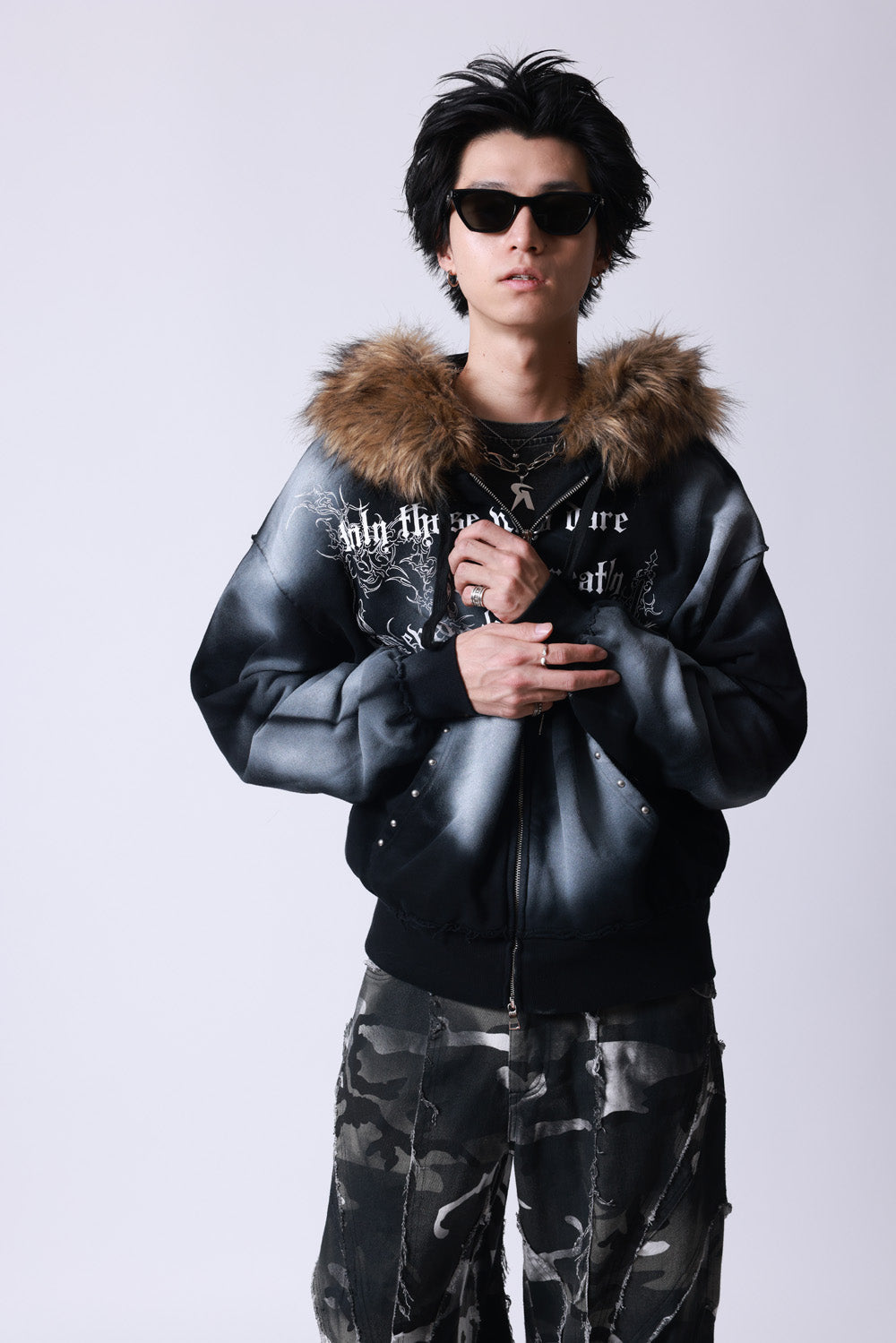【P.N UNDERGROUND】ファー脱着スプレーZIPパーカー (735425)