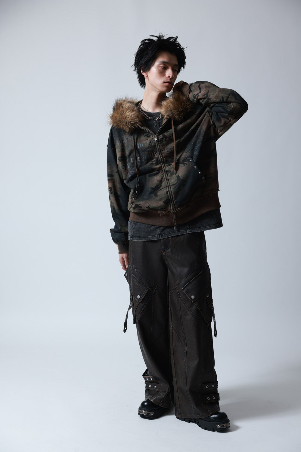 【P.N UNDERGROUND】ファー脱着スプレーZIPパーカー (735425)
