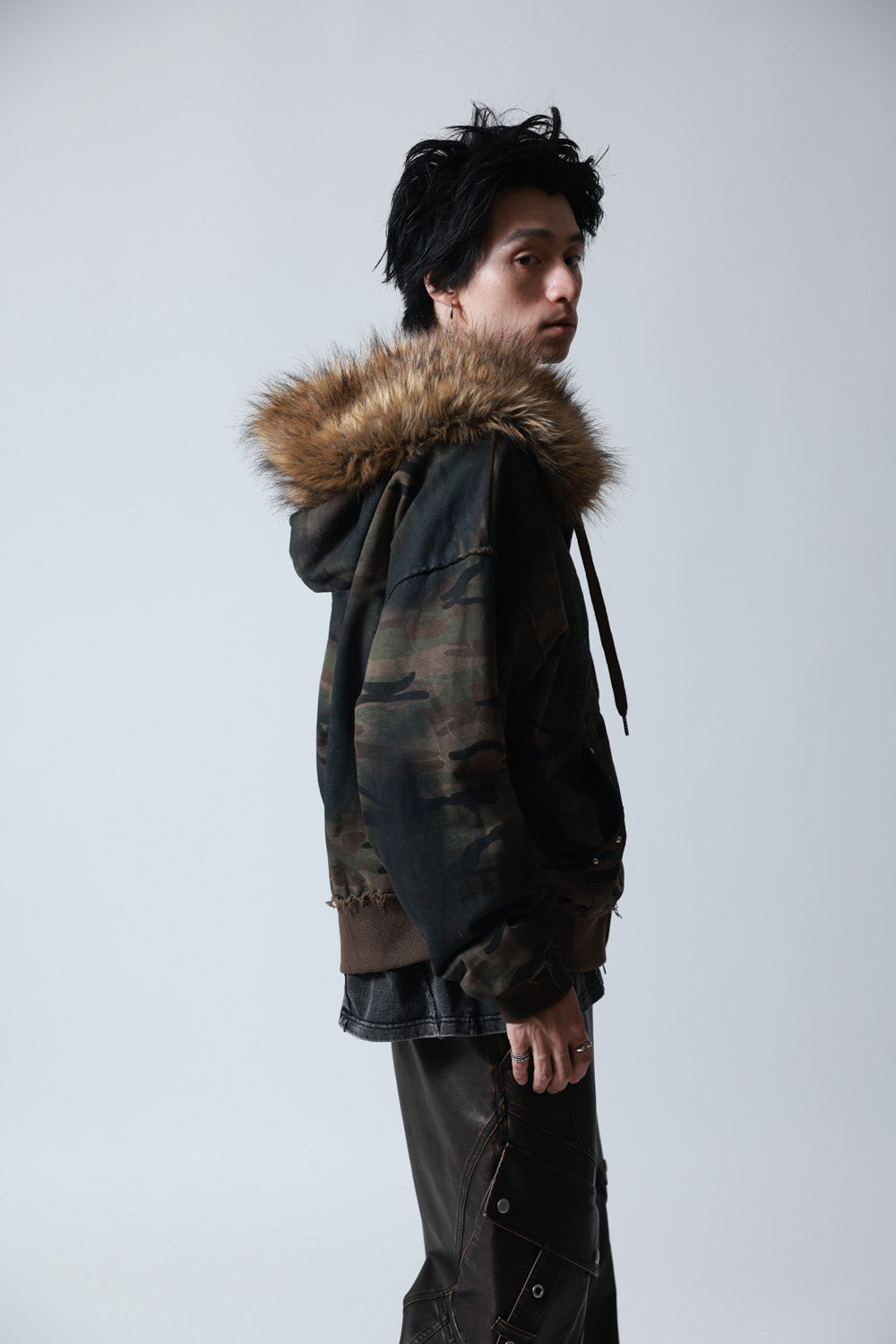 【P.N UNDERGROUND】ファー脱着スプレーZIPパーカー (735425)