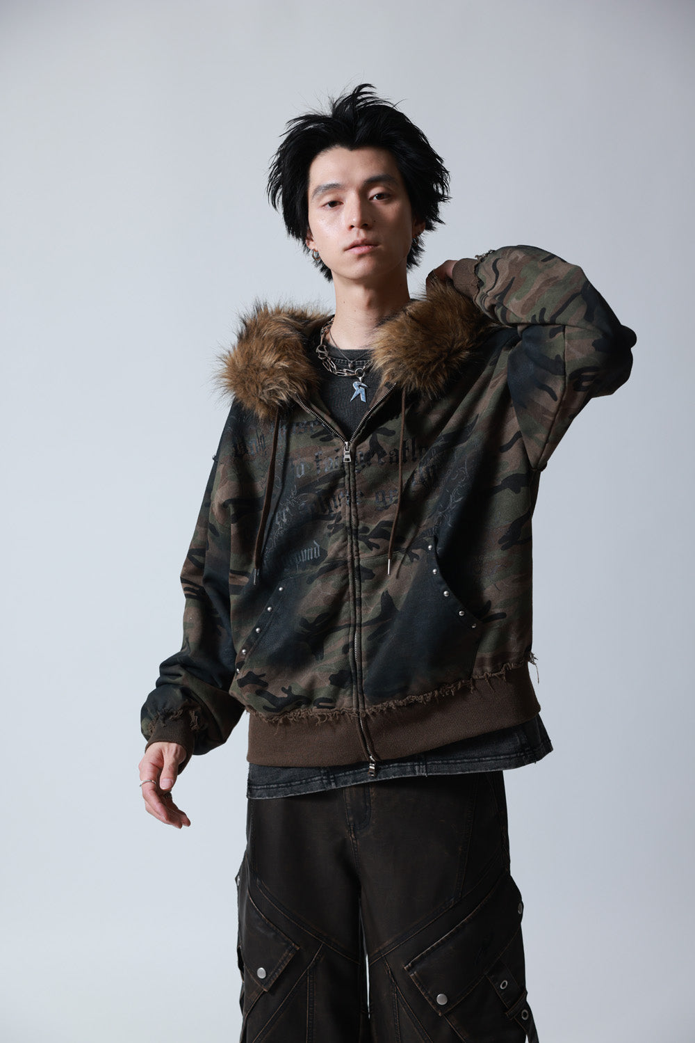 【P.N UNDERGROUND】ファー脱着スプレーZIPパーカー (735425)