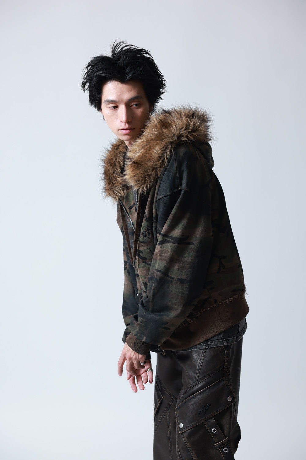 【P.N UNDERGROUND】ファー脱着スプレーZIPパーカー (735425)