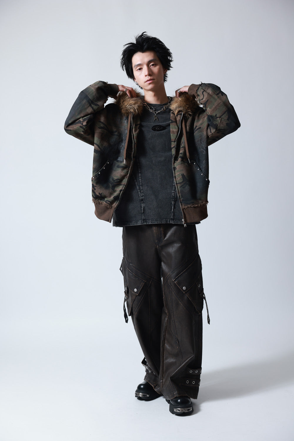 【P.N UNDERGROUND】ファー脱着スプレーZIPパーカー (735425)