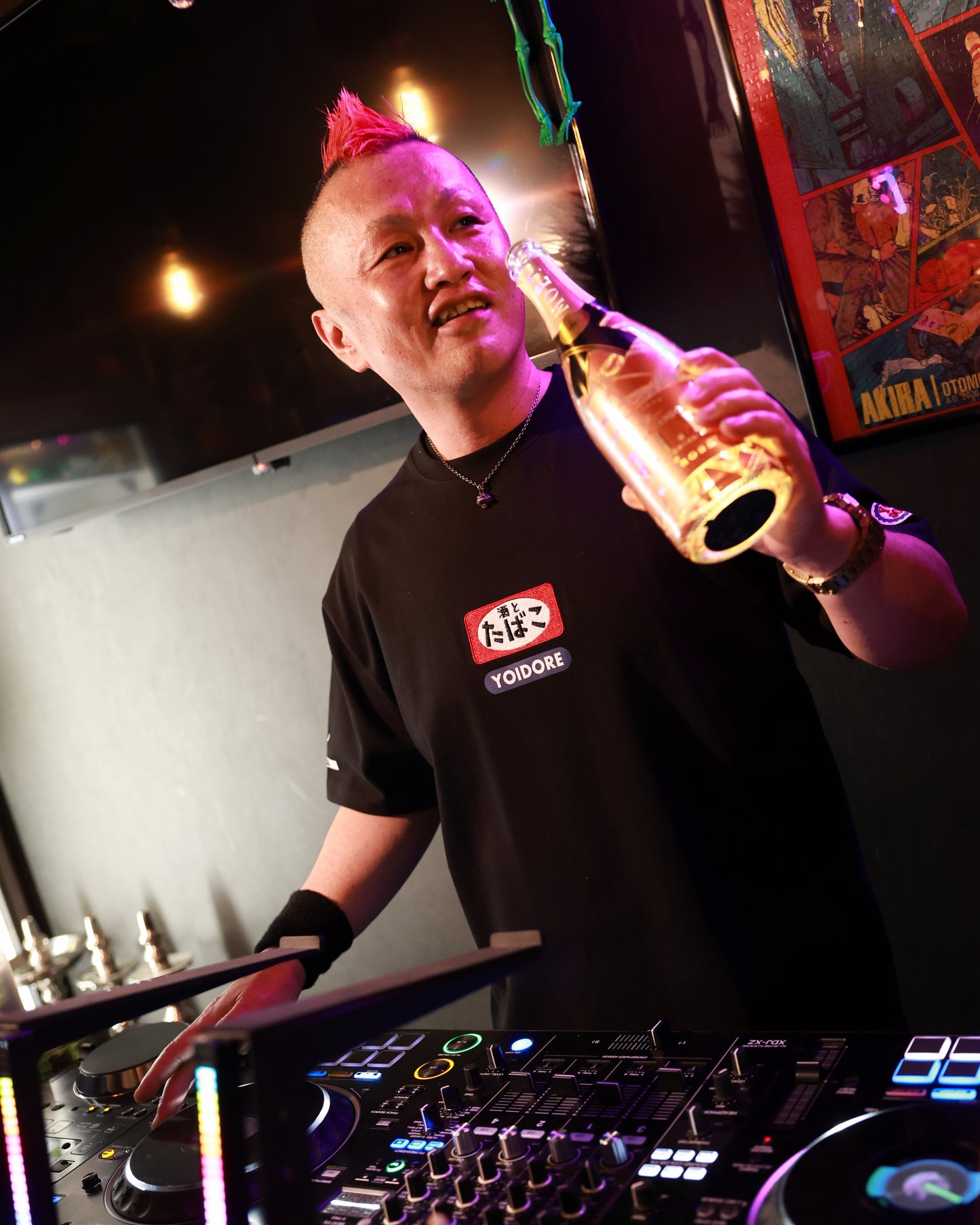 【YOIDORE】酒とタバコ TEE (825625)