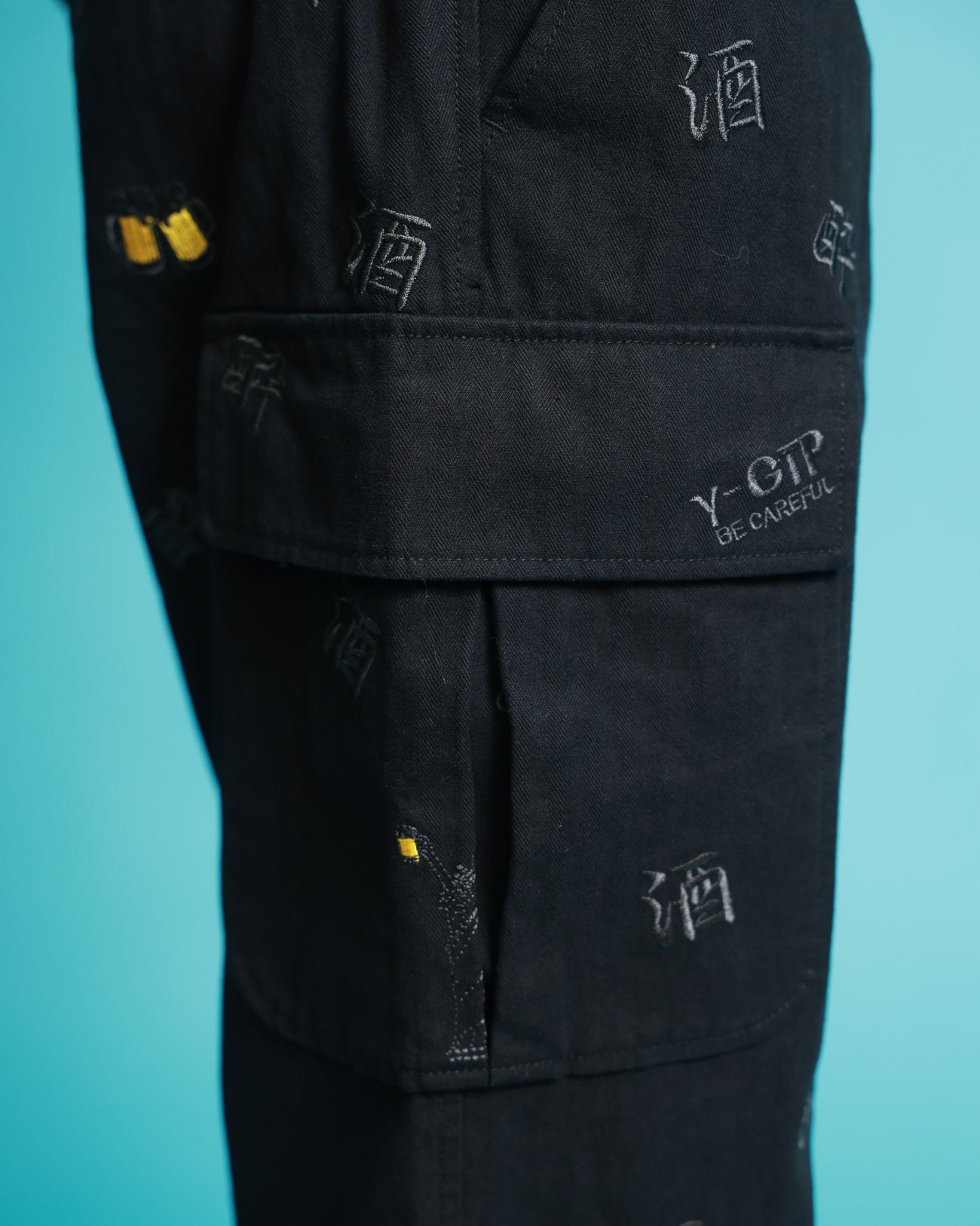 【YOIDORE】酒総柄刺繍 カーゴパンツ (826007)