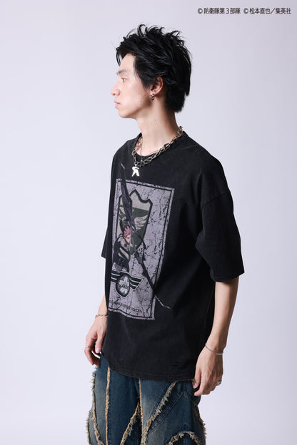 【P.N UNDERGROUND×怪獣８号】鳴海 弦ダメージ TEE (745607)