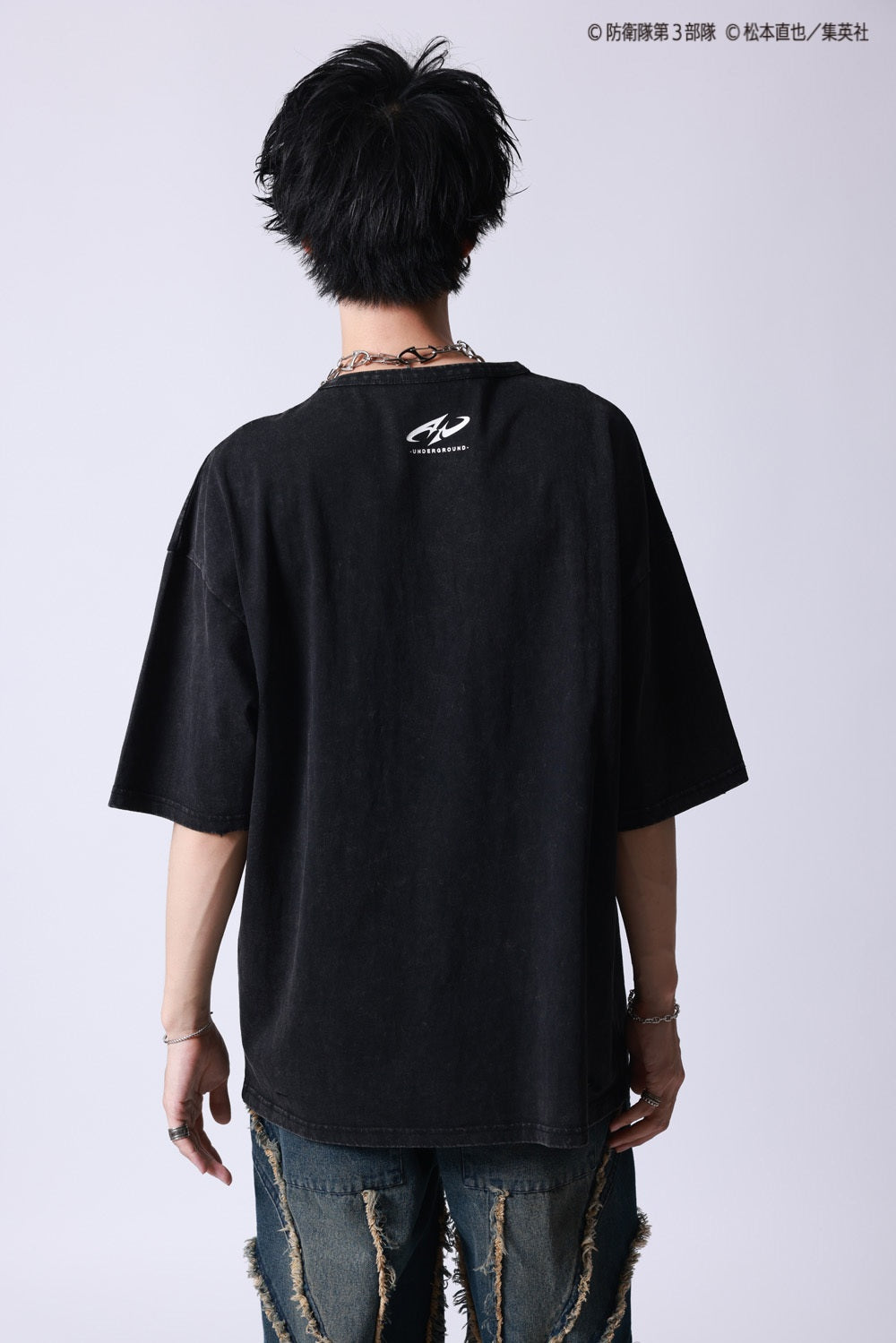 【P.N UNDERGROUND×怪獣８号】鳴海 弦ダメージ TEE (745607)