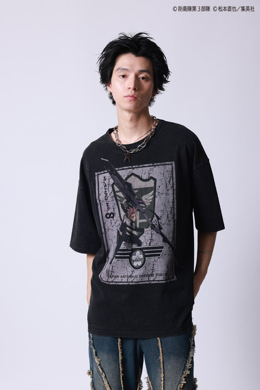 【P.N UNDERGROUND×怪獣８号】鳴海 弦ダメージ TEE (745607)