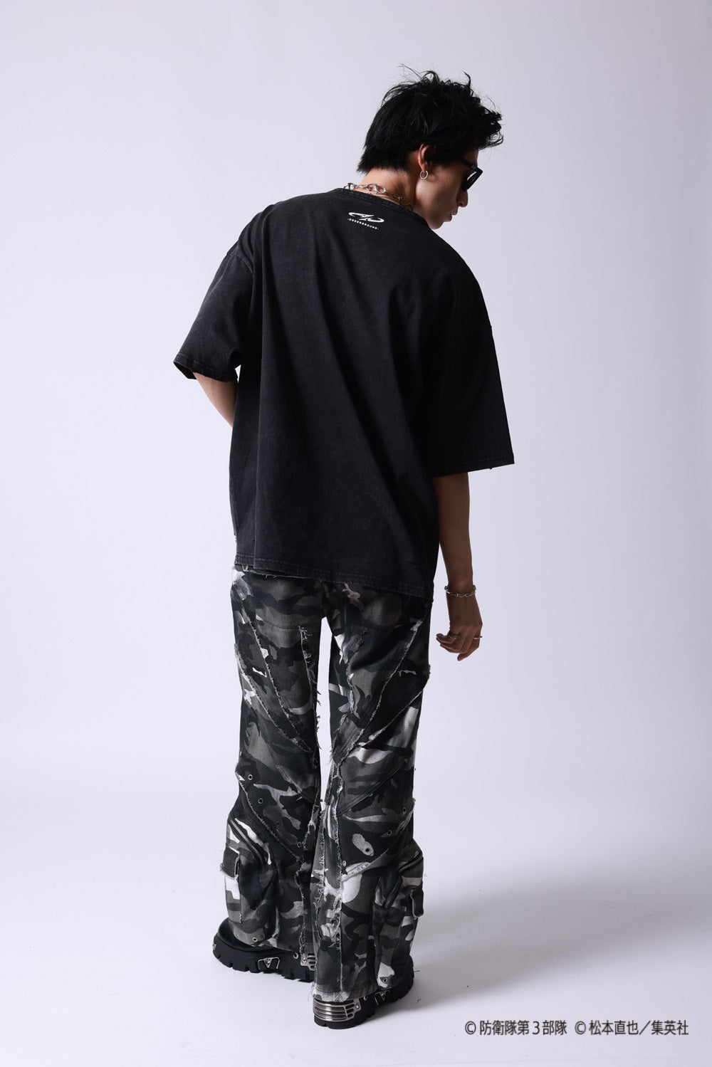 【P.N UNDERGROUND×怪獣８号】保科 宗四郎 ダメージ TEE (745605)