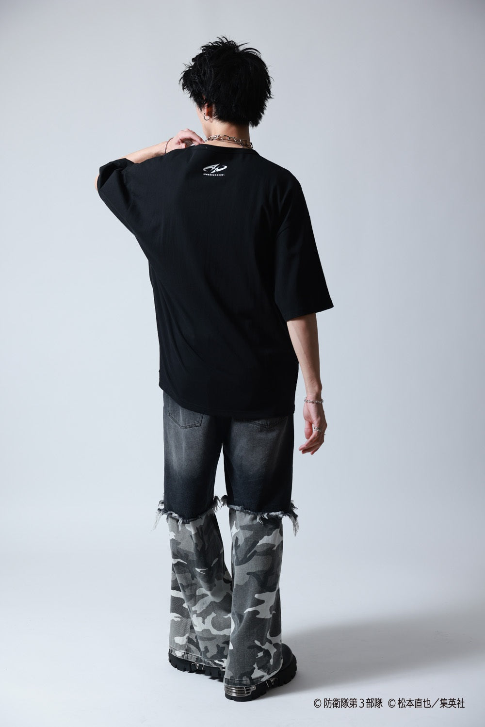 【P.N UNDERGROUND×怪獣８号】保科 宗四郎 ダメージ TEE (745605)