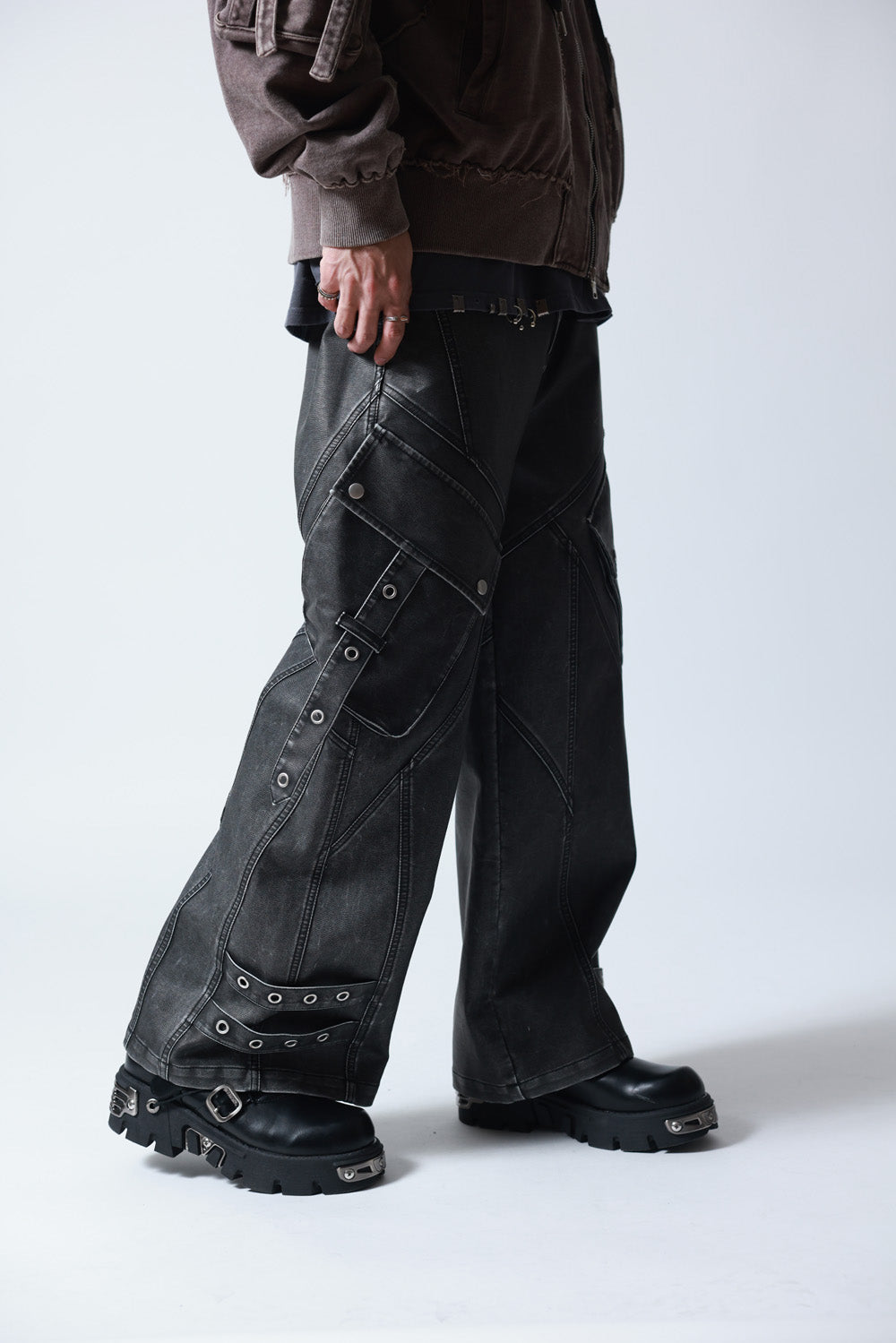 【P.N UNDERGROUND】加工PU ワイドカーゴパンツ (745413)