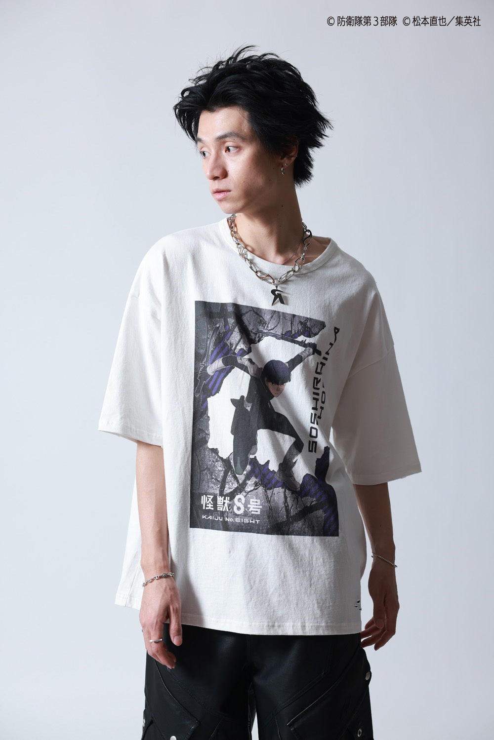 【P.N UNDERGROUND×怪獣８号】保科 宗四郎 ダメージ TEE (745605)