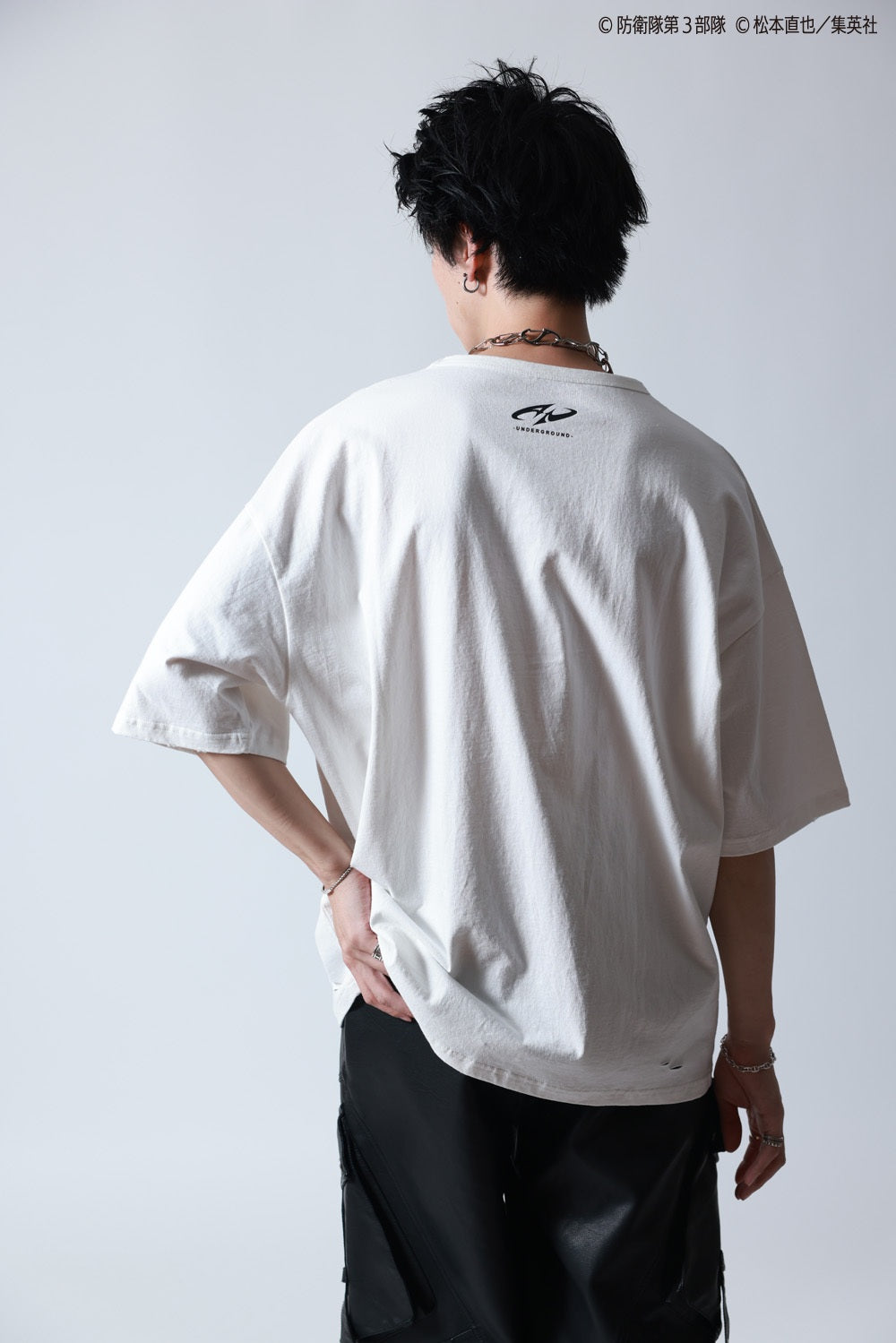 P.N UNDERGROUND＿怪獣8号】保科 宗四郎 ダメージ TEE (745605