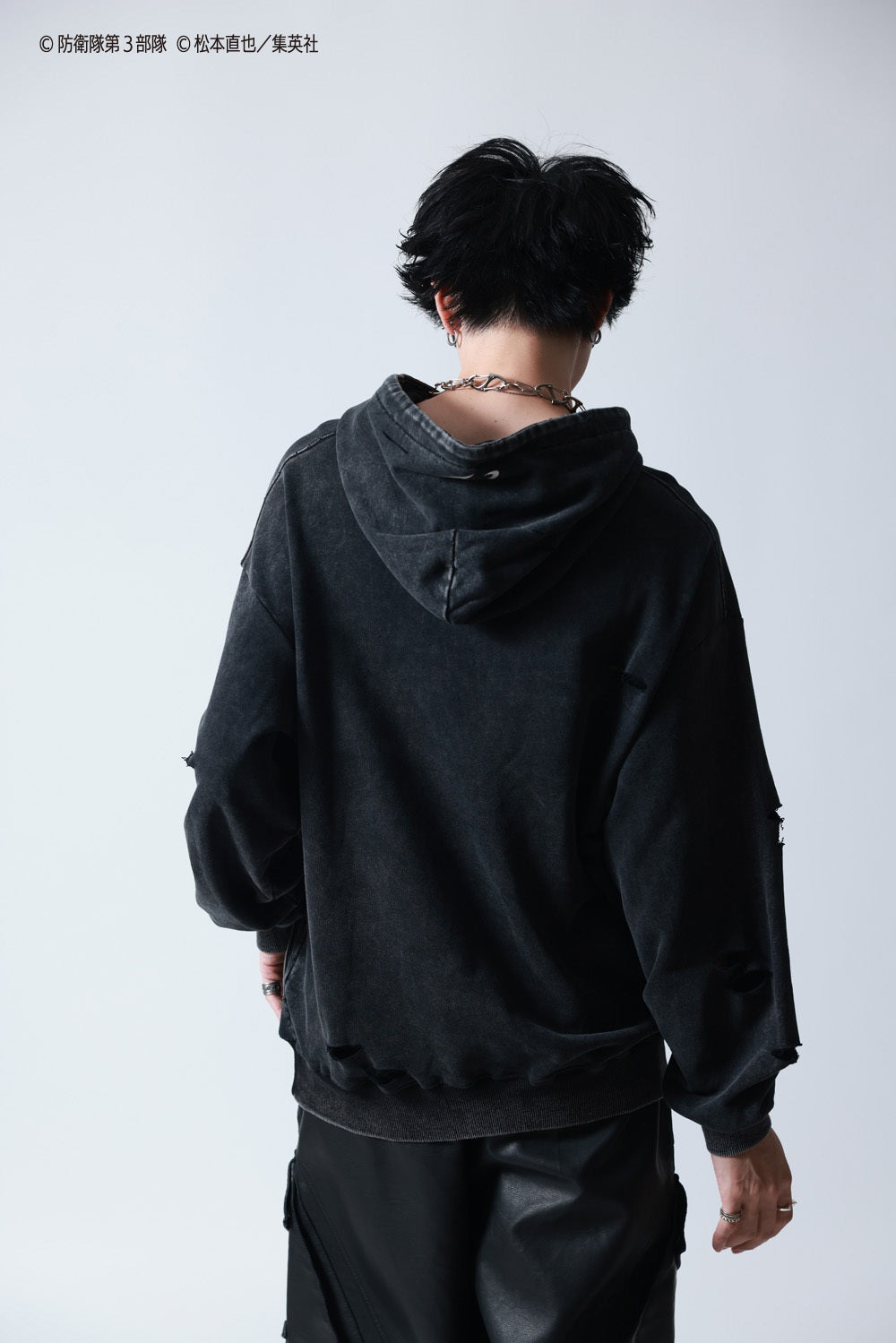 【P.N UNDERGROUND×怪獣８号】市川 レノ ダメージ パーカー (745507)