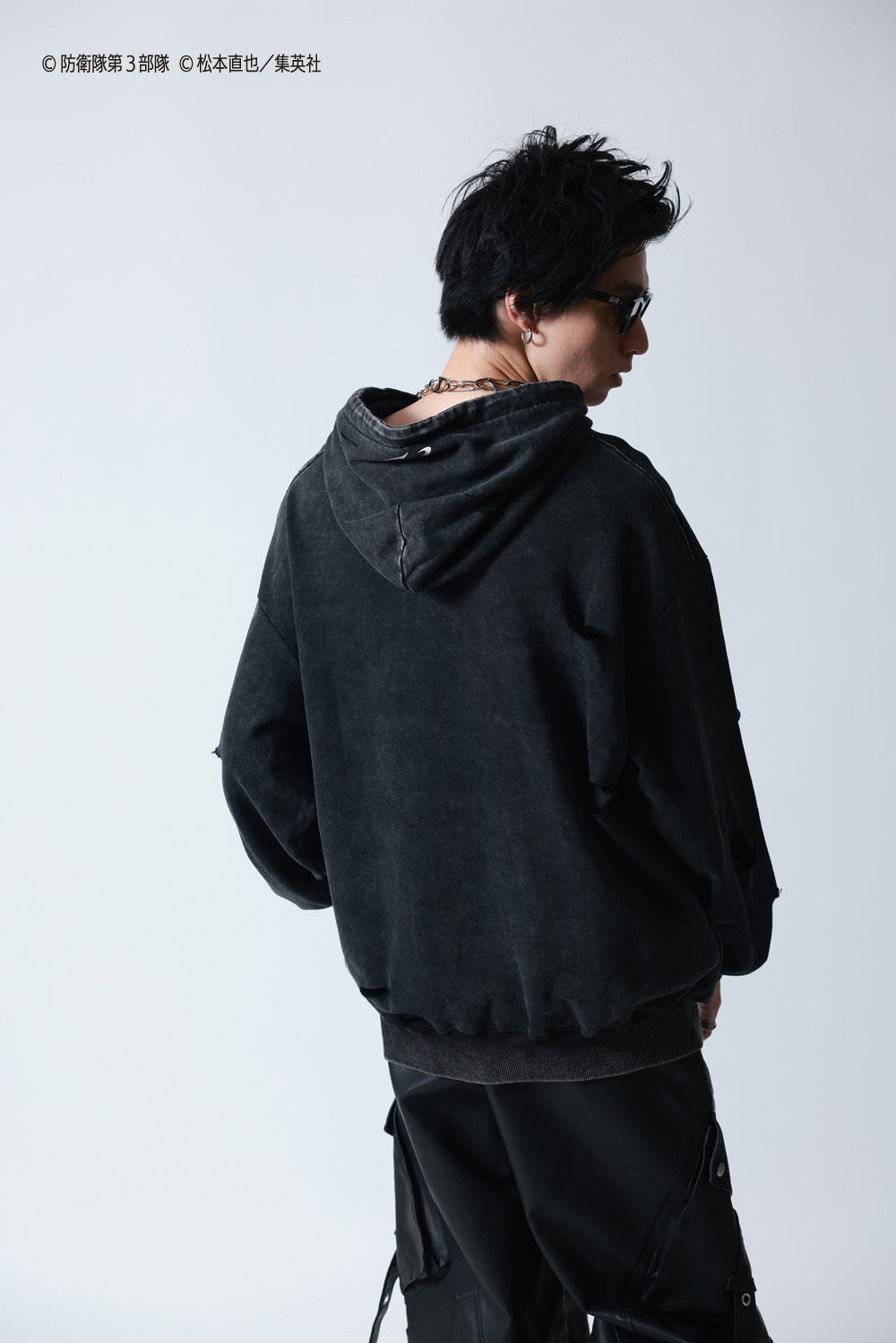 【P.N UNDERGROUND×怪獣８号】市川 レノ ダメージ パーカー (745507)