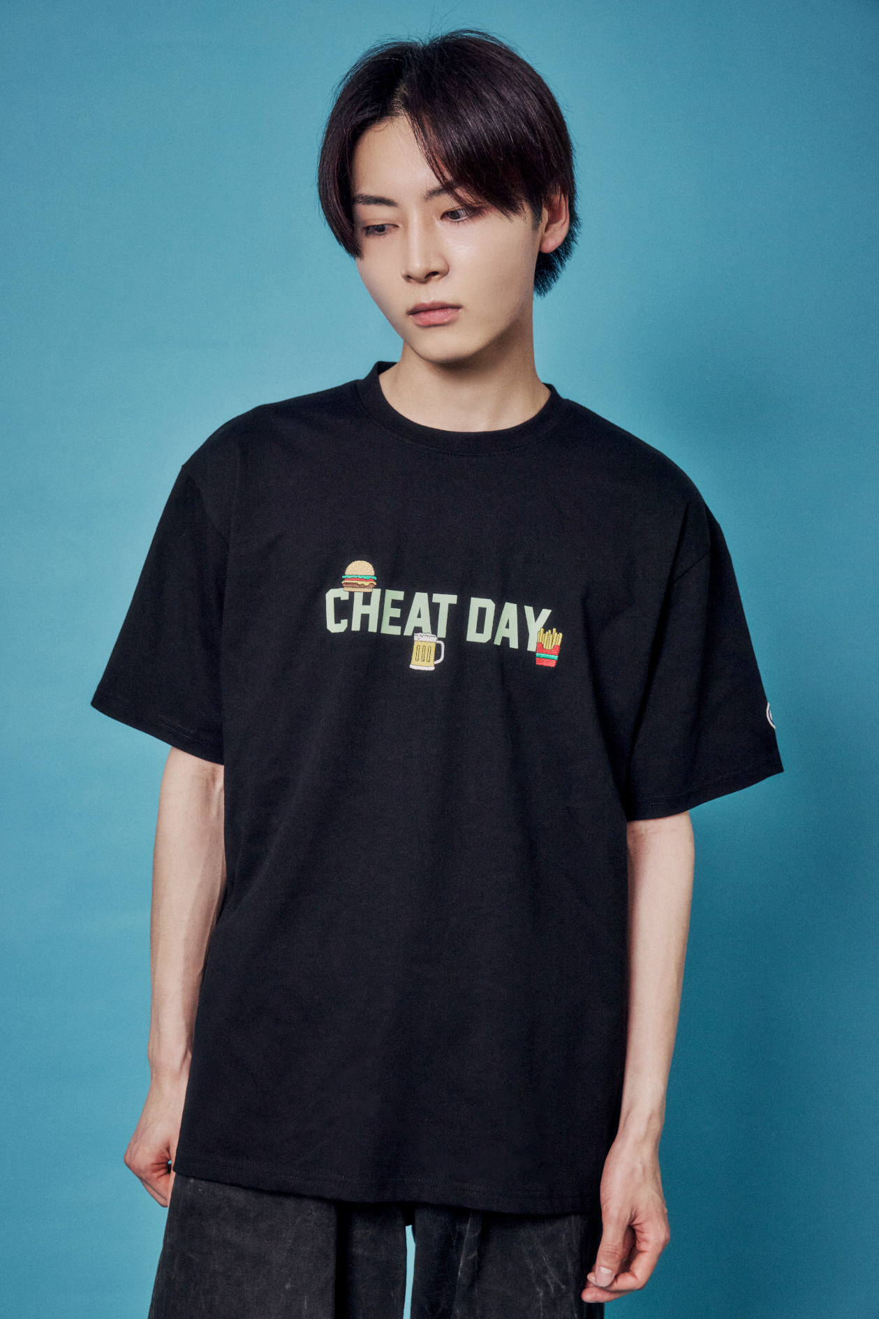 【YOIDORE】ビールとジャンクフード TEE (826235)