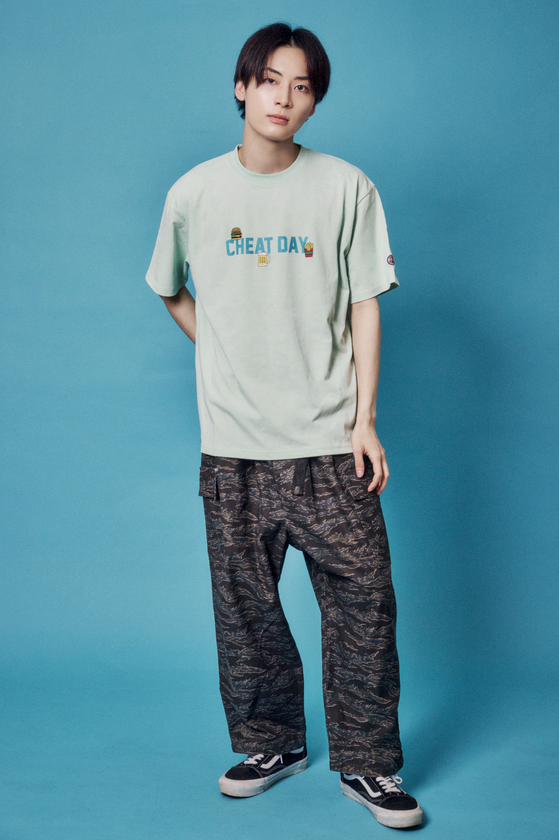 【YOIDORE】ビールとジャンクフード TEE (826235)