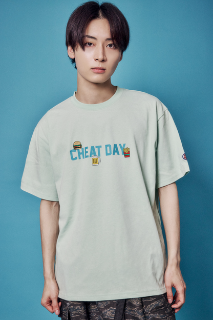 【YOIDORE】ビールとジャンクフード TEE (826235)
