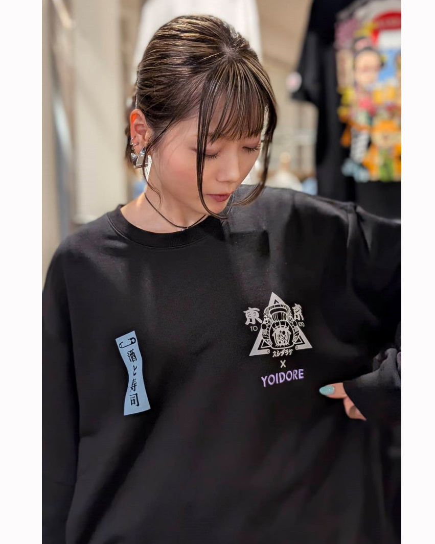 【YOIDORE】 東京スシダラケ コラボ クルーネックスウェット (845611)