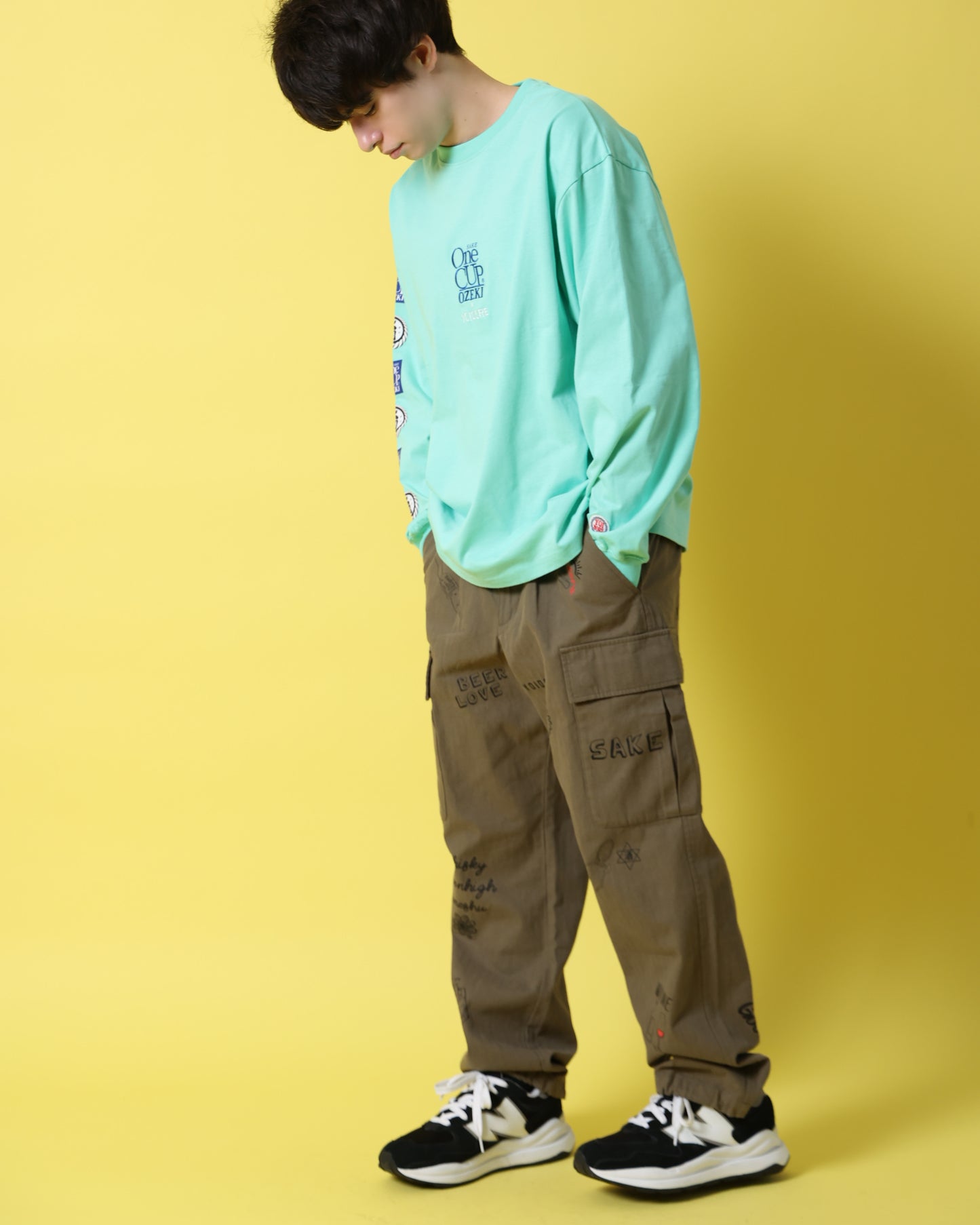 【YOIDORE】 ヴィンテージ栓抜き らくがき カーゴパンツ (816003)