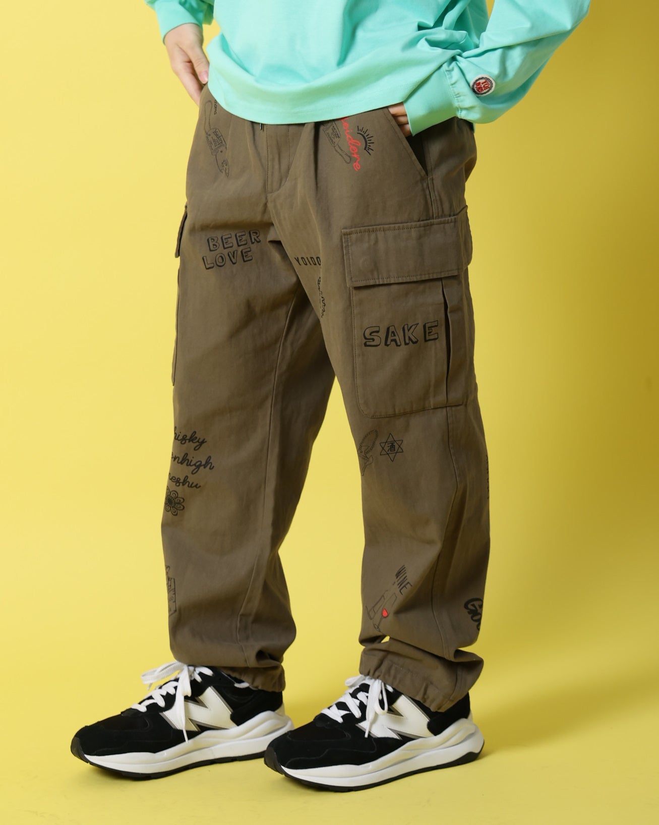 【YOIDORE】 ヴィンテージ栓抜き らくがき カーゴパンツ (816003)