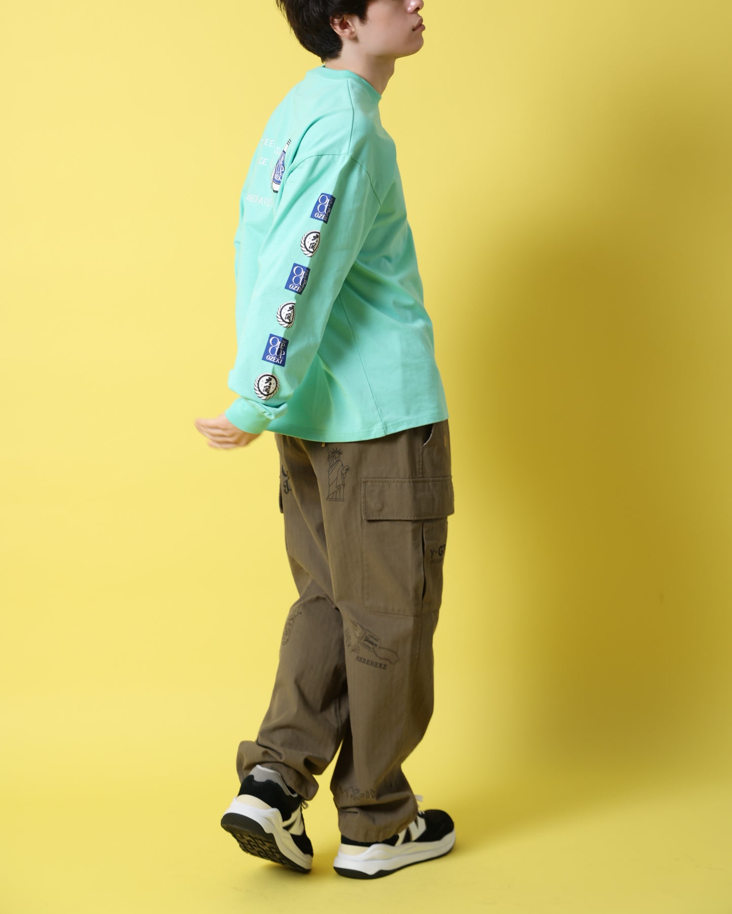 【YOIDORE】 ヴィンテージ栓抜き らくがき カーゴパンツ (816003)