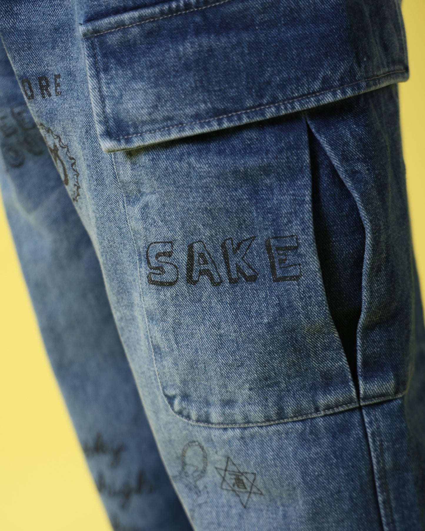 【YOIDORE】 ヴィンテージ栓抜き らくがき カーゴパンツ (816003)