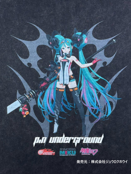 【P.N UNDERGROUND × RACING MIKU】フロントレーシングミクTEE (726411)